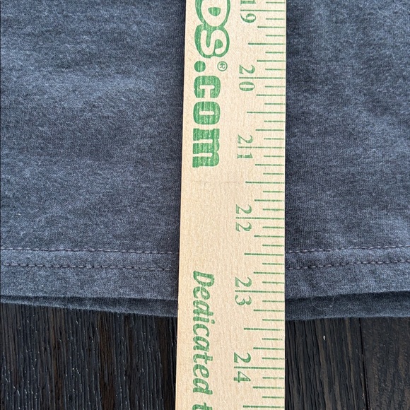 Hanes tee - Picture 4 of 9